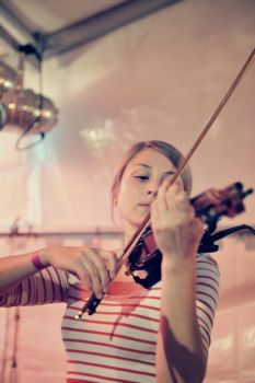 Geigenunterricht - Seitdem ich 6 Jahre bin spiele ich Violine und wurde jahrelang bis..., Mariella S. (Geigenunterricht Darmstadt), Geige, Darmstadt