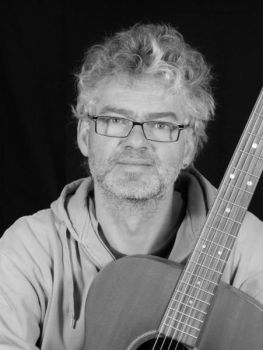 Gitarre - Auch Improvisation und Ukulelenunterricht sind möglich. Die meisten..., Jürgen Kampik, Gitarre, Regensburg - Innenstadt