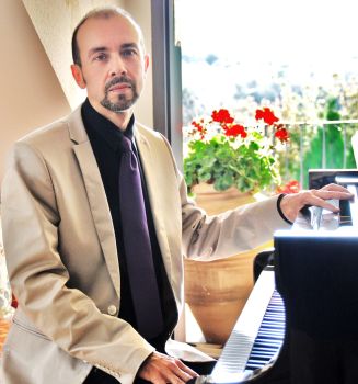 Klavierunterricht - Ich bin Dipl. Pianist, Klavierlehrer und Komponist. Seit 30 Jahren..., Alexander M., Klavier, Essen