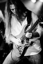 E-Gitarre - Seit über 10 Jahren vermittelt der studierte Gitarrist und Wahl...